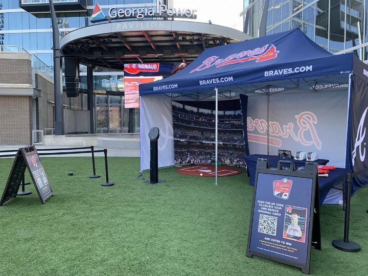 Fan Engagement: Atlanta Braves “Pose at the Plate” Fan Experience